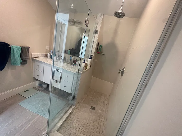 470 Green St #4 — Photo 25