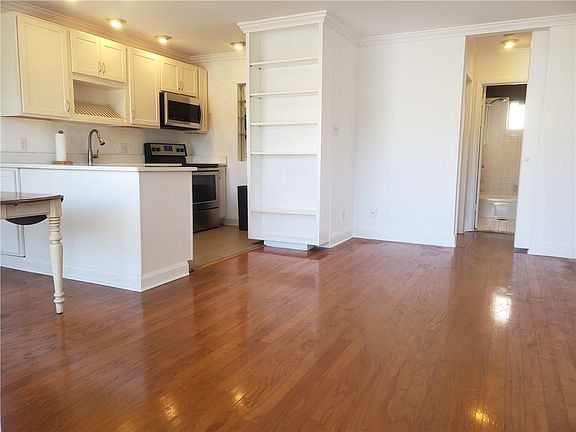 3rd image of 801 Henry Clay Ave APT 206