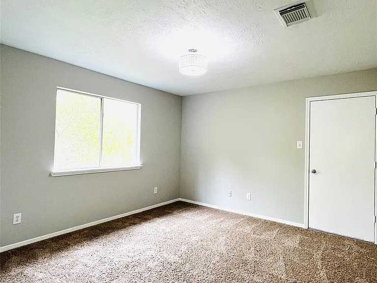 8426 Woodland Knoll Ln — Photo 26