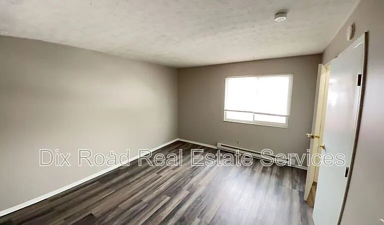 2 Hampshire Ct #10 — Photo 8