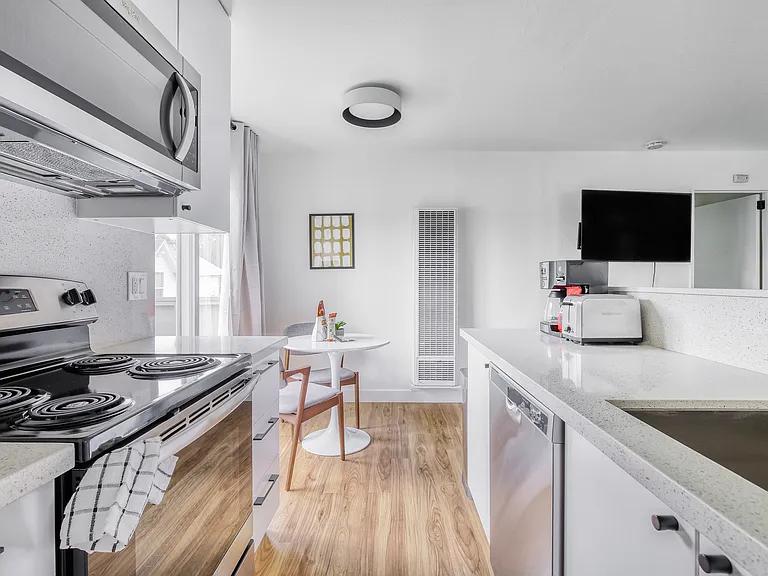128 E Reed St #5 — Photo 4