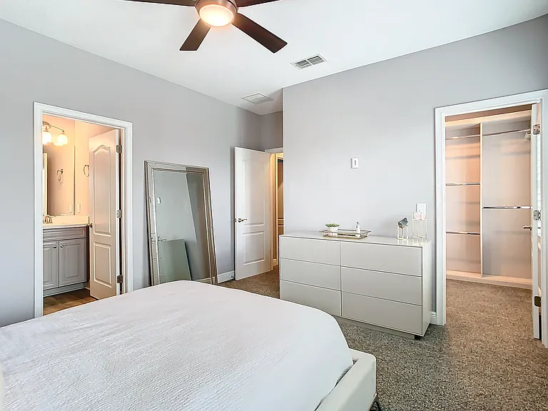 9452 Reymont St — Photo 23
