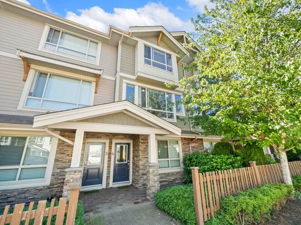 19752 55a Ave #4, Langley, BC V3A 3X2