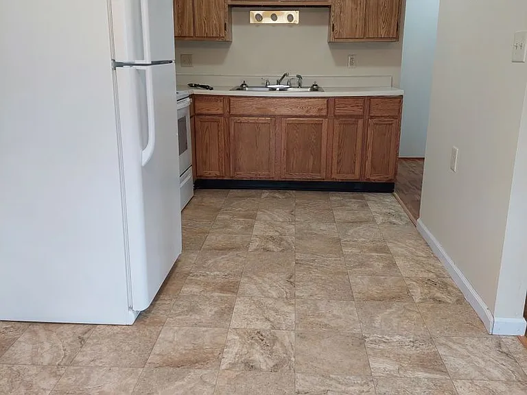 1714 Ashley St — Photo 5