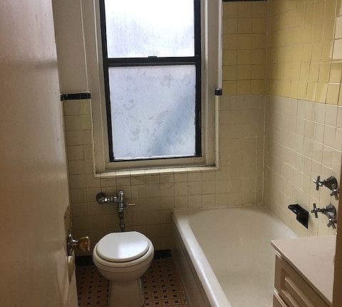 3rd image of 667 Ocean Ave APT 1C