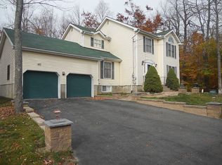 9204 Westwood Dr, Tobyhanna, PA