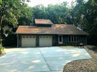 4763 Country Meadow Rd, Brooklyn, WI 53521
