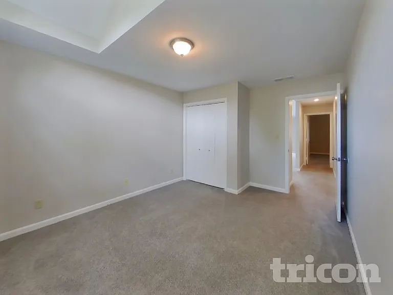 2003 Fairfax Dr — Photo 10