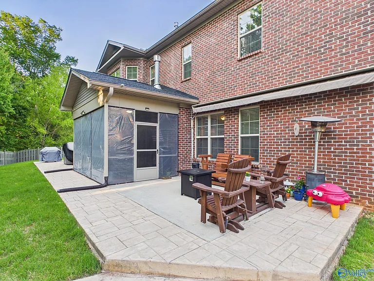 148 Kelso Blvd — Photo 46