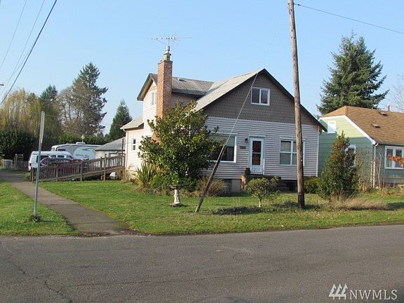 2nd image of 517 Fairview St SE