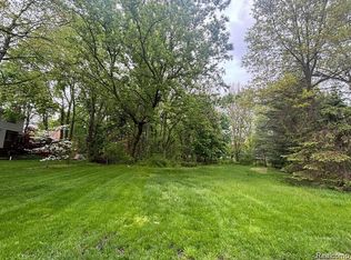 5961 Woodmire Dr, Shelby Township, MI 48316