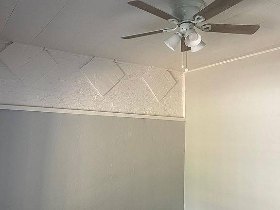4th image of 240 W School St #3