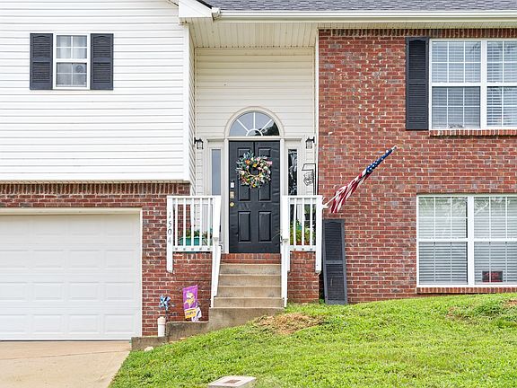 3rd image of 1504 Cedar Springs Cir