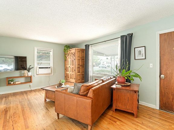 4th image of 2312 Cleveland Ave