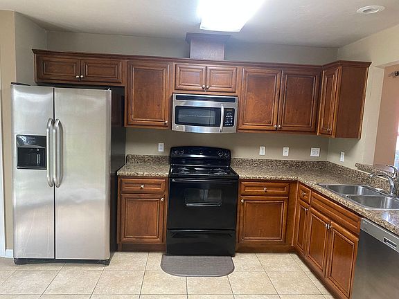 4th image of 763 Brooke Manor Dr
