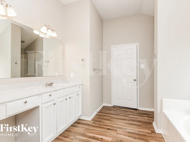 10408 Bradshaw Dr — Photo 9