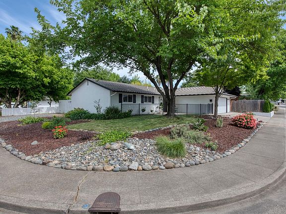 3rd image of 1319 Sheridan Ave