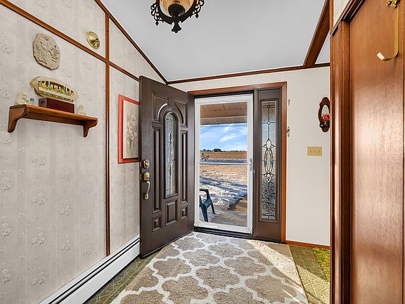 5th image of 1681 N 33rd Rd