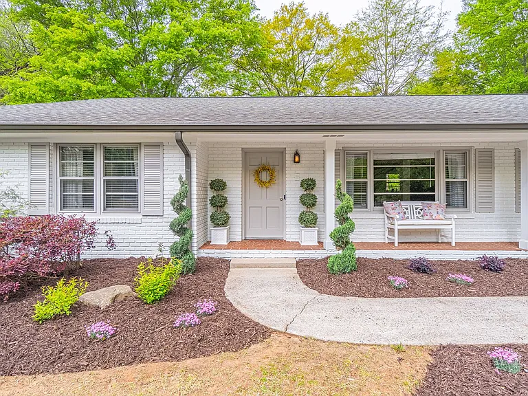 250 Wavetree Dr — Photo 4