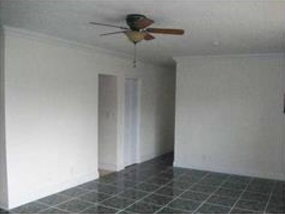 3rd image of 499 W Melrose Cir