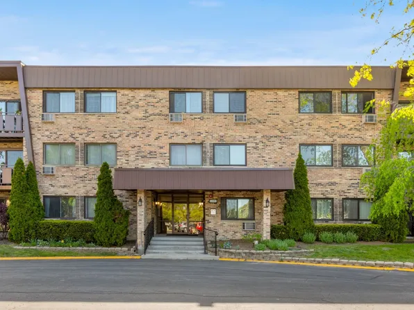 1205 E Hintz Rd Unit 212, Arlington Heights, IL 60004