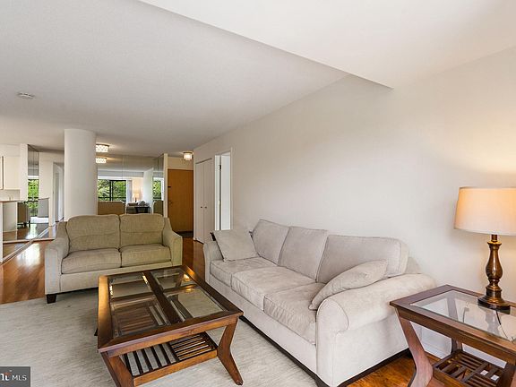 4th image of 2111 Wisconsin Ave NW APT 203
