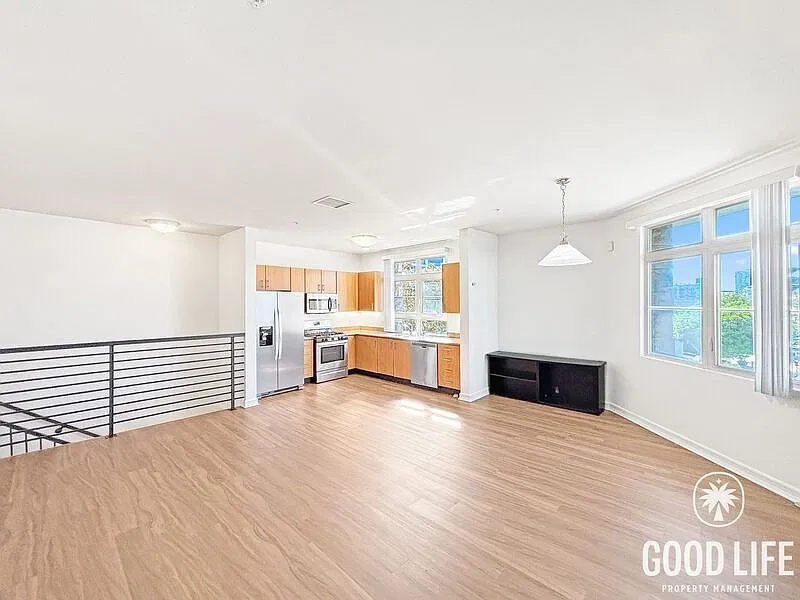 2 bed, 2.0 bath, 1381 sqft, $3,100 — Photo 1