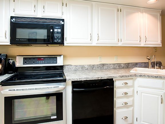 3rd image of 8 Lake Tahoe Cir