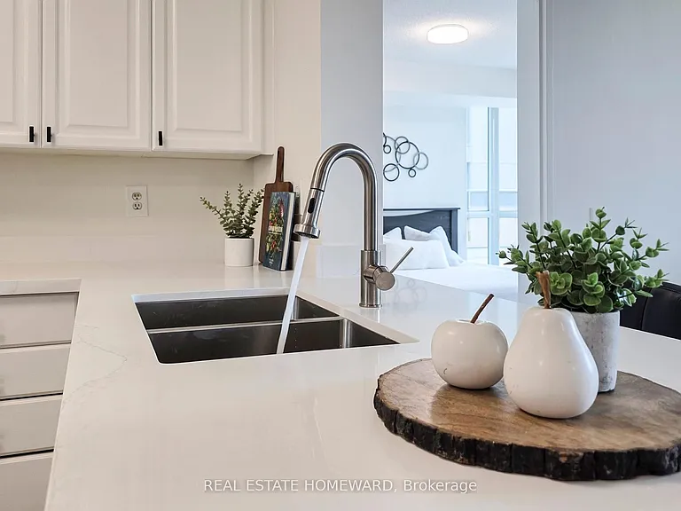 750 Bay St #2307 — Photo 8