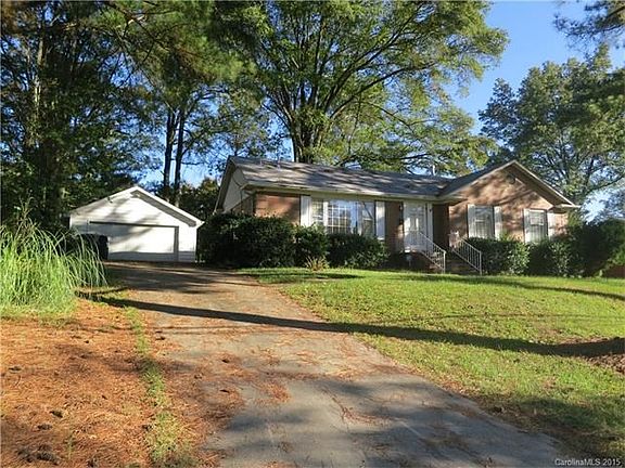 2nd image of 5937 Amity Pl