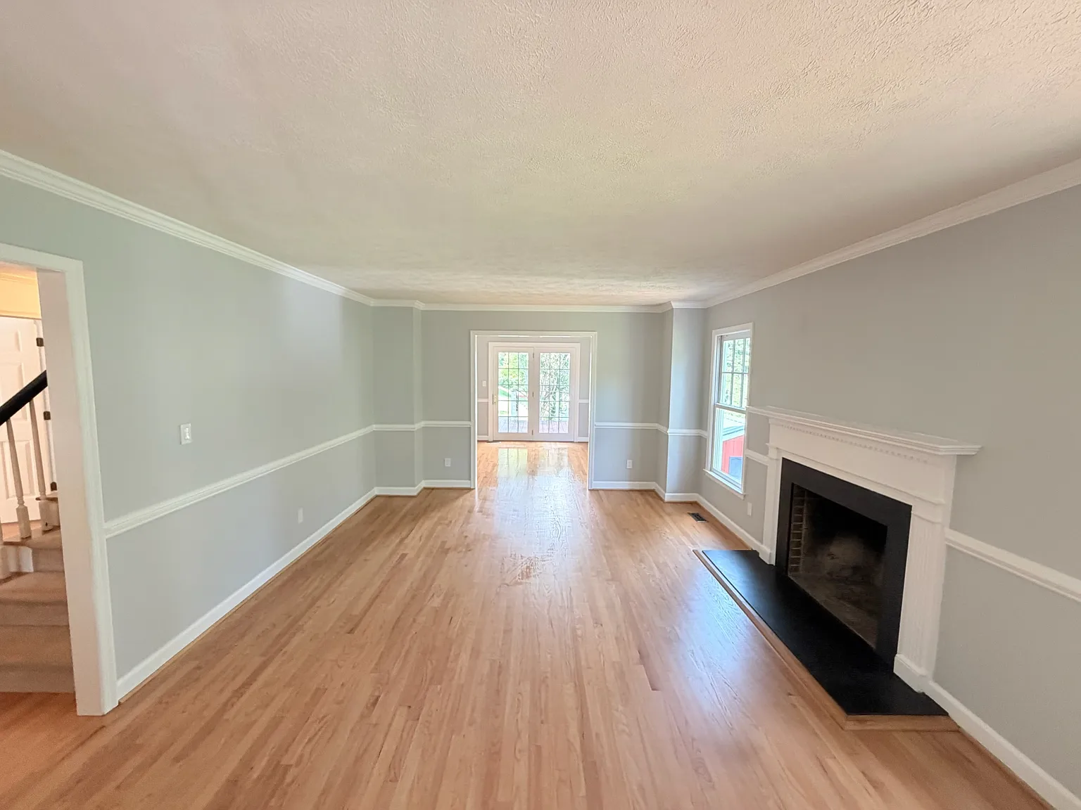 4 bed, 3.5 bath, 4000 sqft, $6,700 — Photo 3
