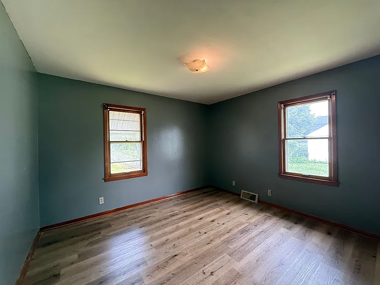 2051 N Main St — Photo 7