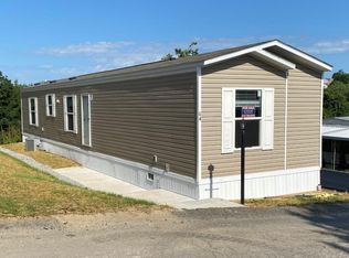 64 Country Club Dr, Oakdale, PA