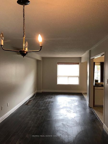 Mississauga House for rent - 3 Bedrooms — photo 3
