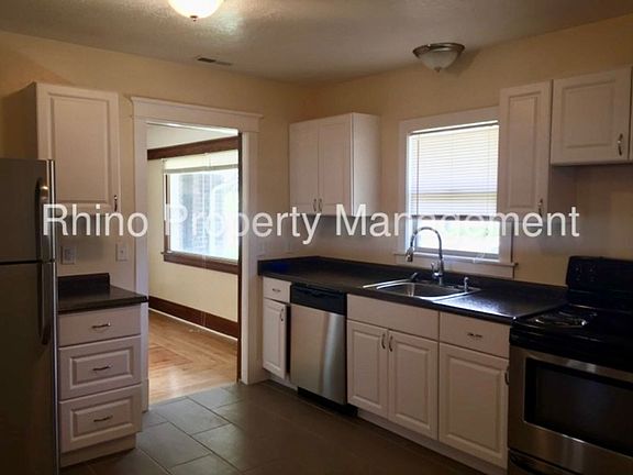 5th image of 2885 Van Buren Ave #1