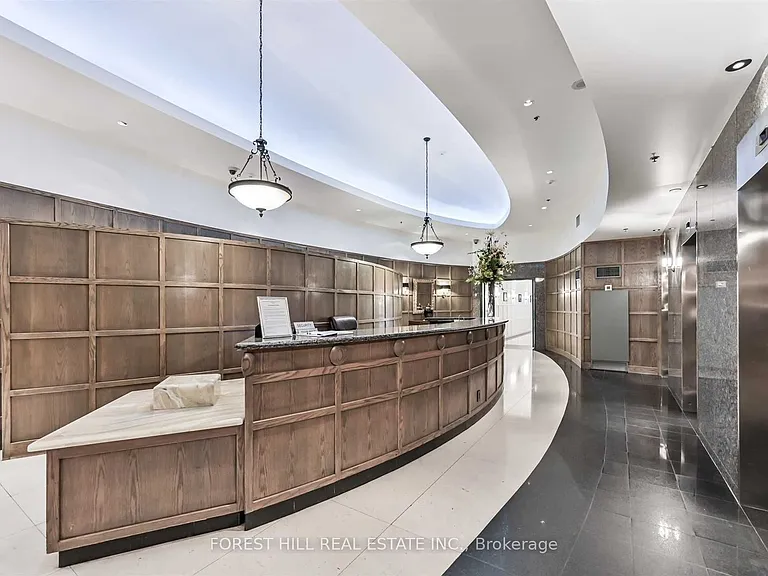 102 Bloor St W #708 — Photo 3