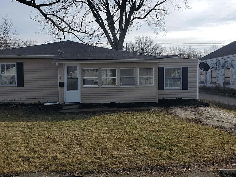 925 W Main St — Photo 16
