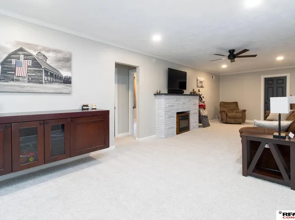 320 W 1st St, Cortland, NE 68331