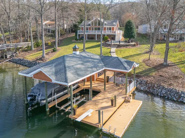 332 Fingerlake Rd, Penhook, VA 24137