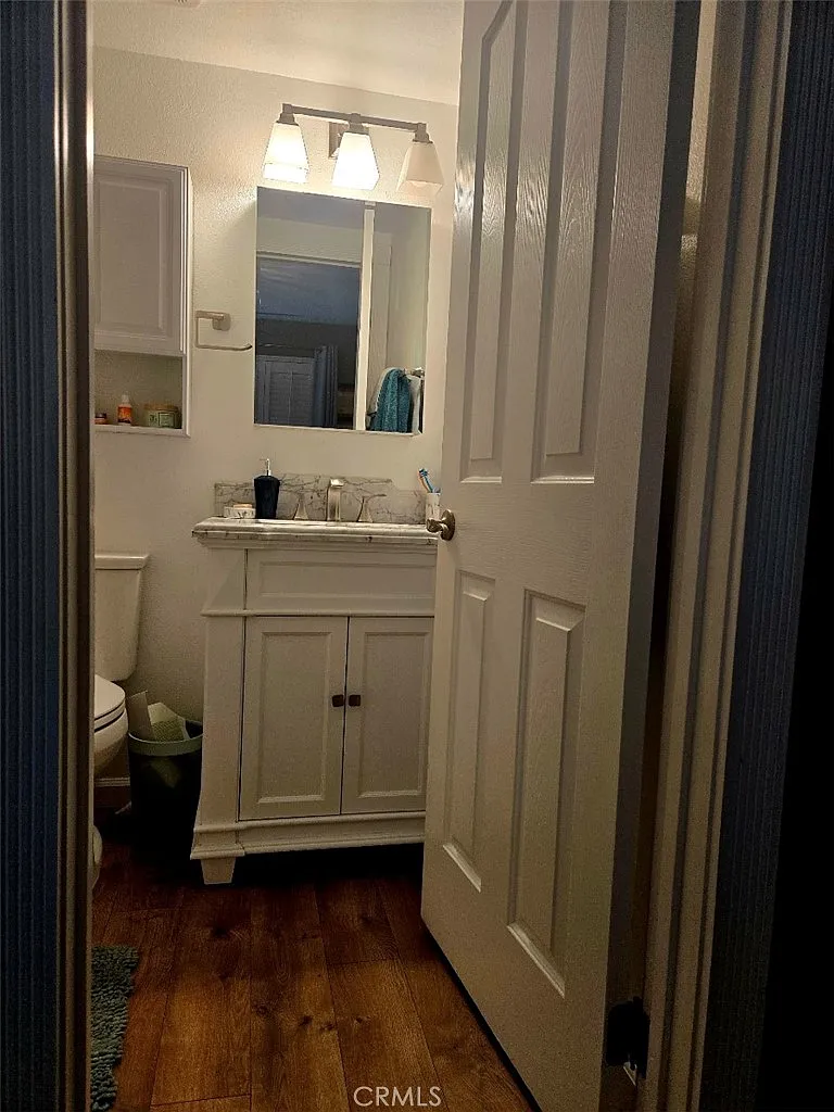 565 Lori Dr — Photo 3