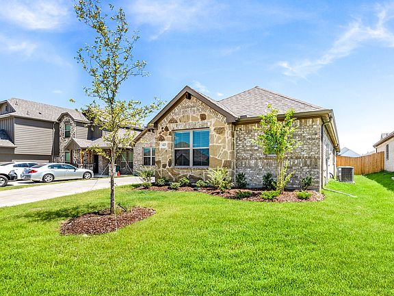3rd image of 423 Maltese Dr