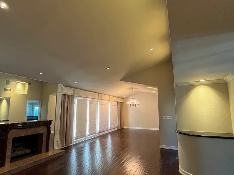 5901 Valerie Ave — Photo 5