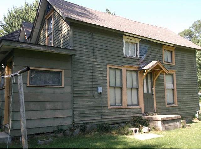 2nd image of 740 S Locust St
