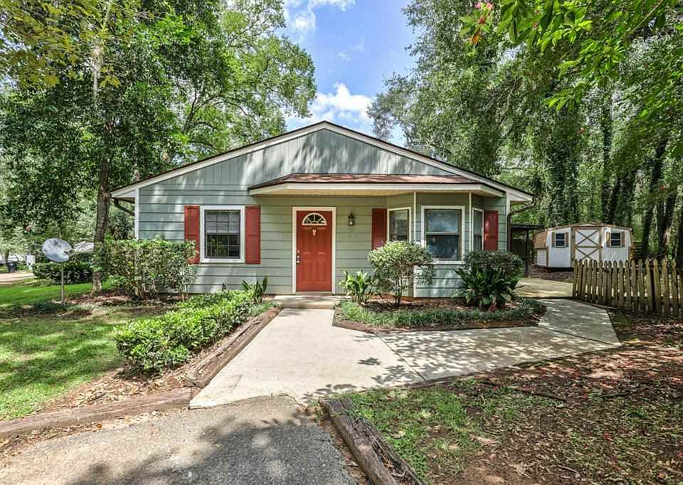 1st image of 1520 Twin Lakes Cir