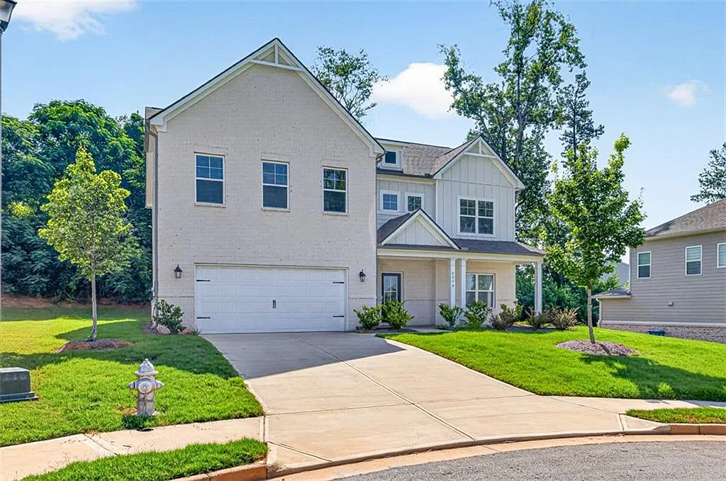 4 bed, 3.0 bath, 3114 sqft, $2,900 — Photo 2