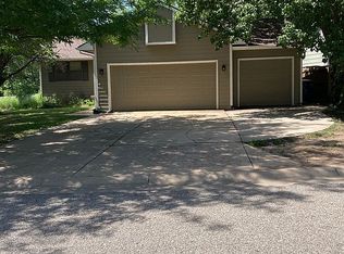 260 W Village Lake Dr, Derby, KS 67037