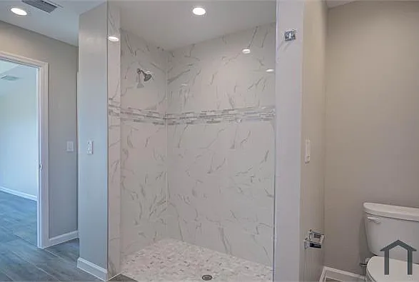 4358 NW 34th Ave — Photo 11