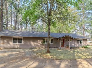 836 Summit Loop, Grants Pass, OR 97527