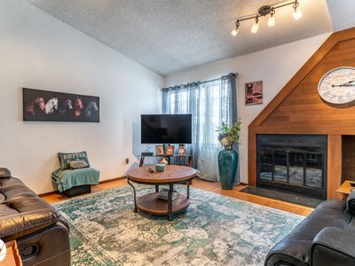 3233 Eastgate Pl, Anchorage, AK, 99504