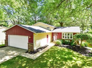 6537 Ridge Plaza Dr, North Ridgeville, OH 44039